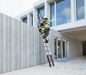 Teleskopleiter rot DIN EN 1147 | © MUNK GmbH