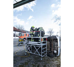 (FW) Rettungs- & Arbeitsplattform, nach DIN 14830 | © MUNK GmbH