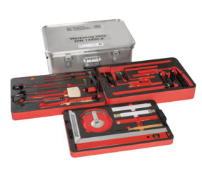 Case with "tool set wood" lettering size 3 | © MUNK GmbH