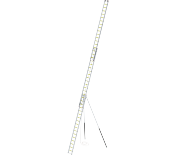 Seilzugleiter 3x17 Sprossen mit Stützen nachleuchtend | © MUNK GmbH