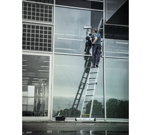 Stufen Glasreinigerleiter in der Anwendung | © MUNK GmbH