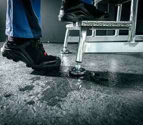Fußplatten für Aluminium-Arbeitspodest starr,  | © MUNK GmbH